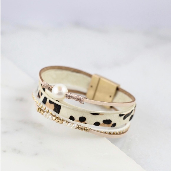 NEW Multi Strand Magnetic Bracelet With Pearl In Ivory Leopard - Picture 2 of 2